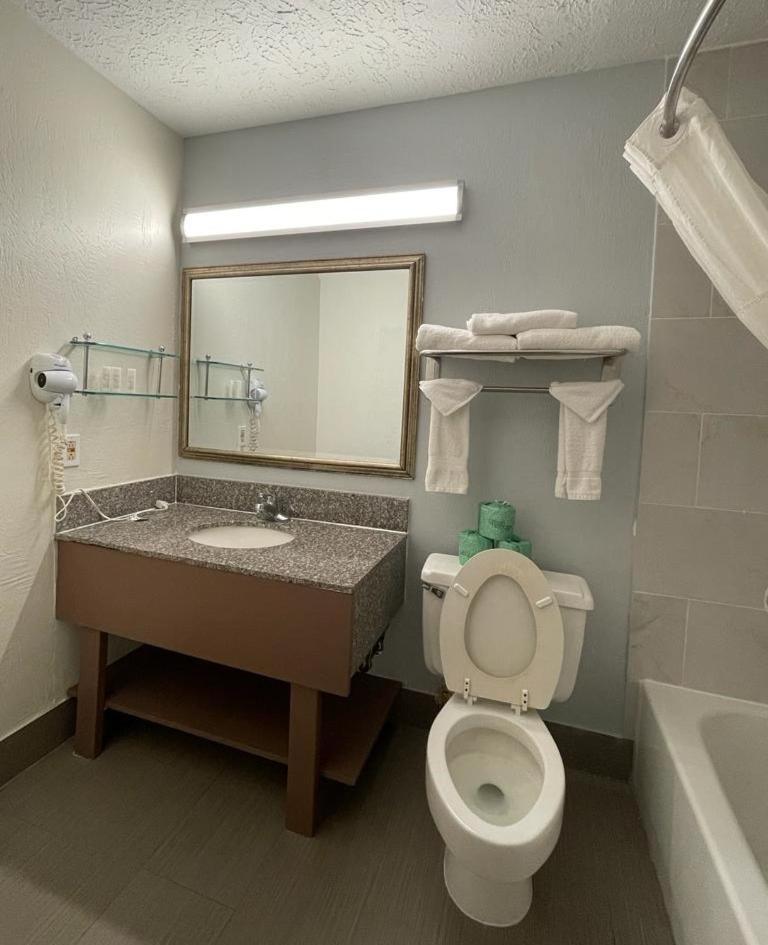 Garnet Waterfront Hotel Indianapolis Ngoại thất bức ảnh